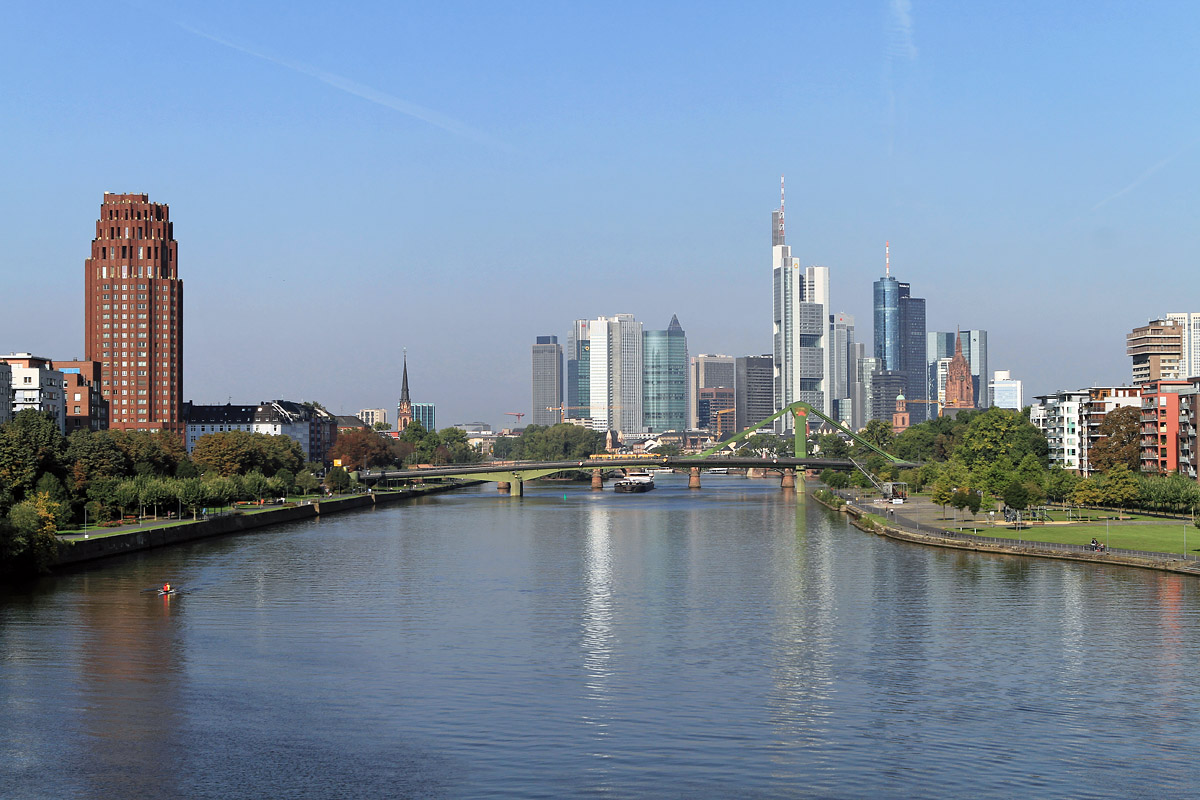 City Line Blick die Mainmetropole Frankfurt Main