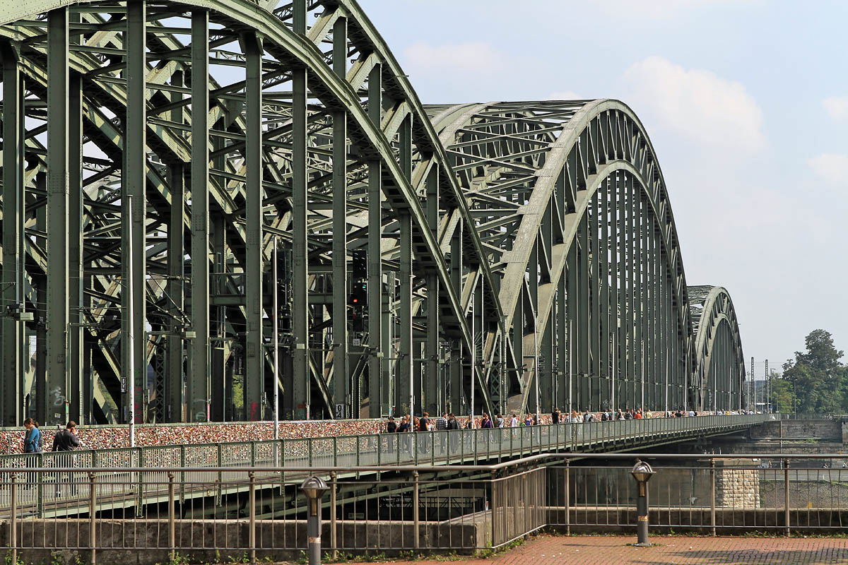 Kölner Eisenbahnbrücke